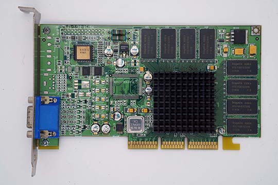 ATI Radeon 7200 64MB SDRAM 显示卡（ATI Radeon 7200芯片）